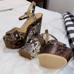 MICHAEL KORS (Platform snake print ) NEW ❤️